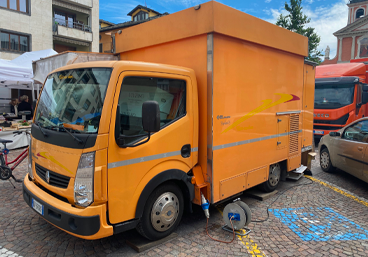 Autonegozio cabinato usato Renault Maxity allestimento BBM